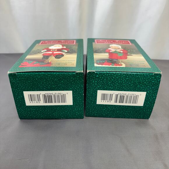 Stocking Hangers Santa Claus & Mrs. Santa Hallmark Resin EUC Set of 2 Multicolor - Picture 3 of 6